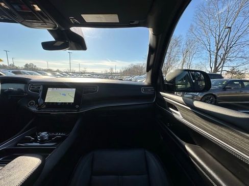 Used 2024 Jeep Wagoneer L Series III w/ Flexible Seating Group image 29