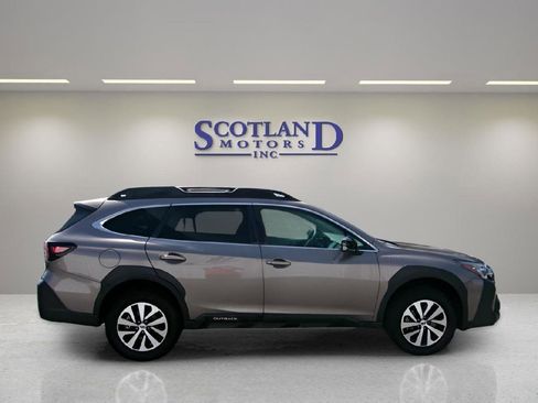 Used 2024 Subaru Outback Premium image 5