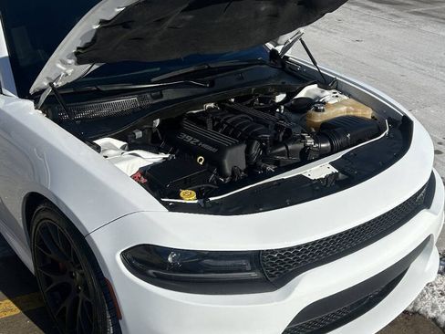 Used 2018 Dodge Charger SRT w/ Technology Group image 37