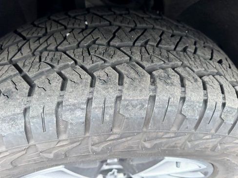 Certified 2022 Chevrolet Tahoe Z71 w/ Luxury Package image 28