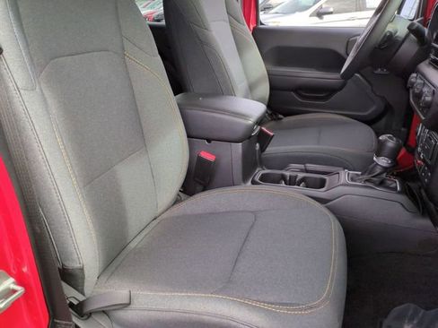 Used 2024 Jeep Gladiator Sport image 23