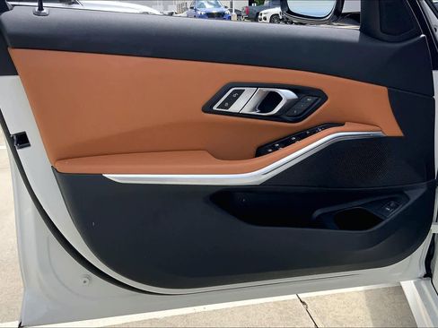 Used 2023 BMW 330i Sedan w/ M Sport Package image 25