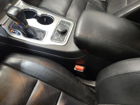 Used 2018 Jeep Grand Cherokee Limited w/ Luxury Group II image 26