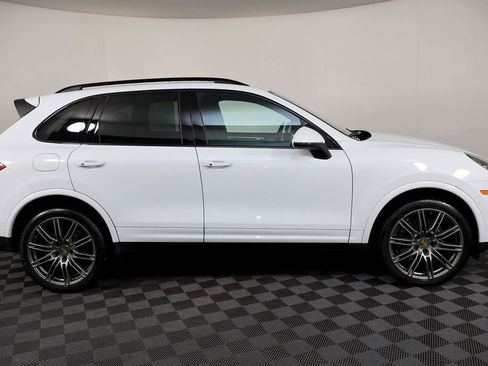 Used 2017 Porsche Cayenne Platinum Edition w/ Premium Package Plus (PJX) image 5