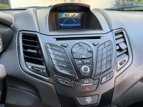 Used 2019 Ford Fiesta SE image 6