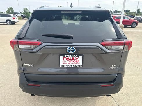 Certified 2022 Toyota RAV4 LE AWD/4WD image 4