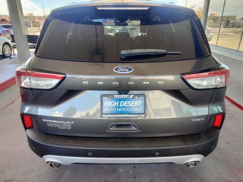 Used 2020 Ford Escape Titanium w/ Titanium Premium Package 2.0 image 4