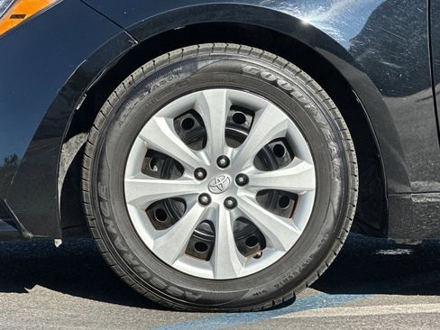 Used 2023 Toyota Corolla LE image 21