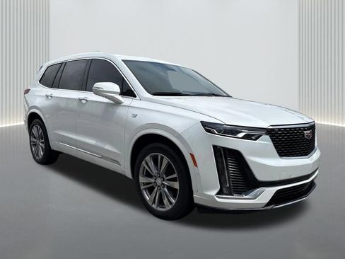 Certified 2023 Cadillac XT6 Premium Luxury w/ Technology Package FWD image 3