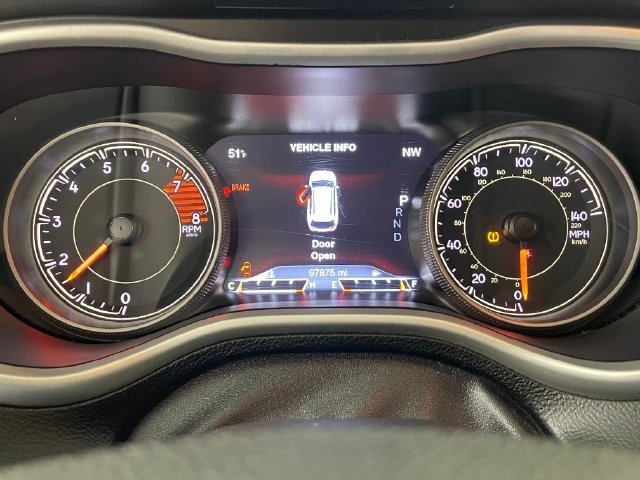Used 2017 Jeep Cherokee Trailhawk w/ Comfort/Convenience Group AWD/4WD image 5