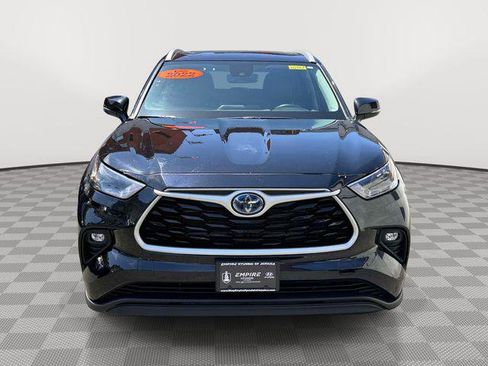 Used 2022 Toyota Highlander XLE AWD/4WD image 7