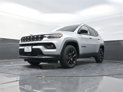 New 2026 Jeep Compass Latitude image 19
