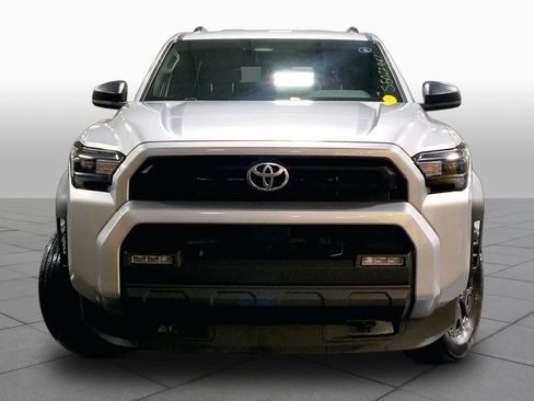 Used 2025 Toyota 4Runner SR5 AWD/4WD image 4