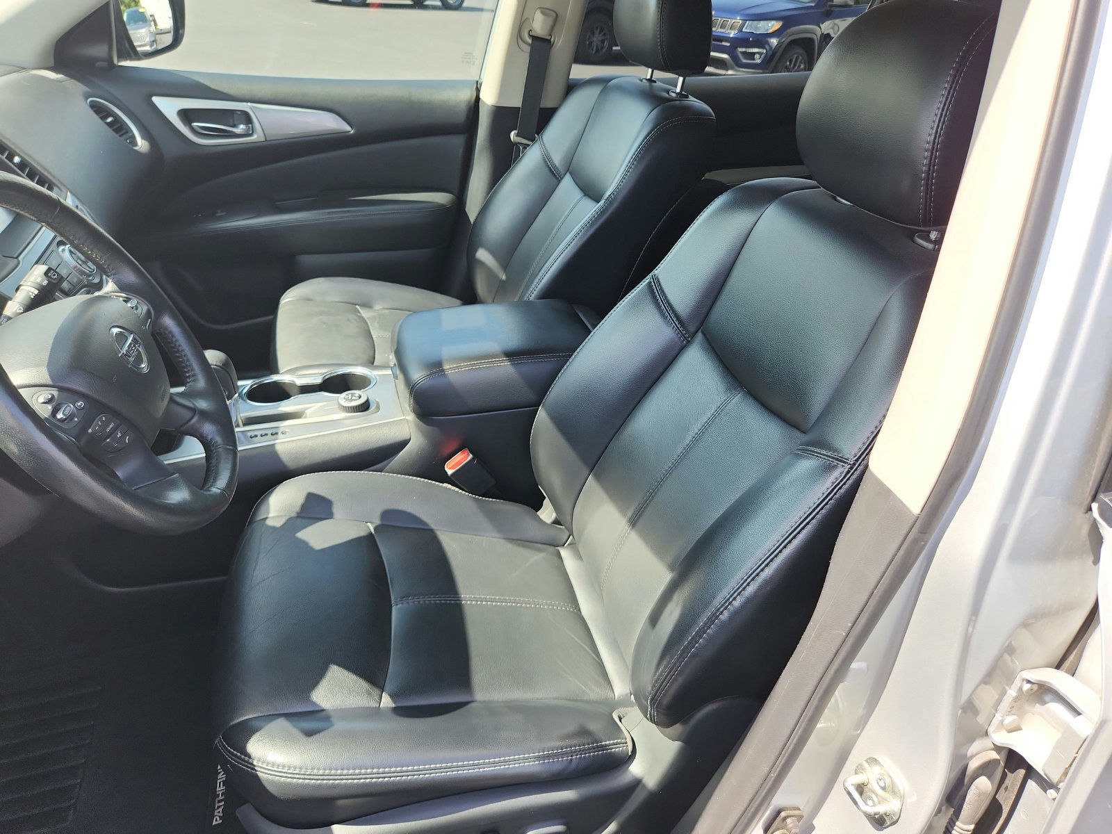 Used 2019 Nissan Pathfinder SL AWD/4WD image 58