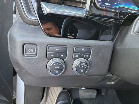 Used 2024 Chevrolet Silverado 2500 LT image 13