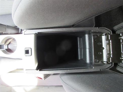 Used 2011 Ford Focus SE FWD image 13