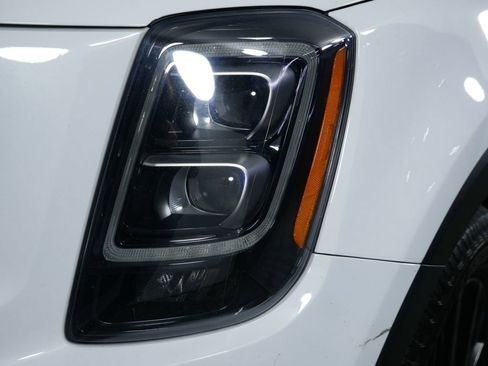Certified 2022 Kia Telluride SX w/ Towing Package AWD/4WD image 15