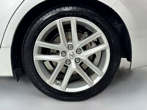 Used 2016 Lexus CT 200h w/ Seat Comfort Package FWD image 10