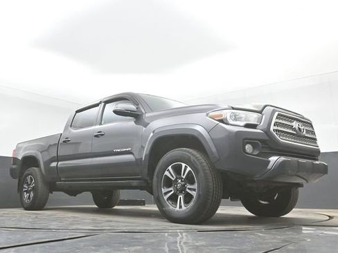 Used 2016 Toyota Tacoma TRD Sport AWD/4WD image 38