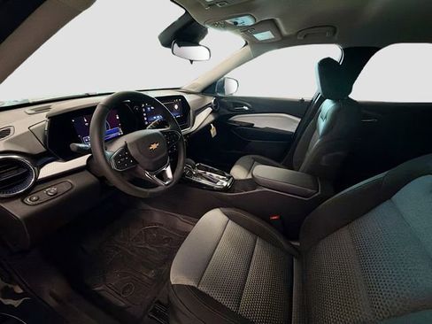 New 2026 Chevrolet Trax LT w/ Driver Confidence Package image 24