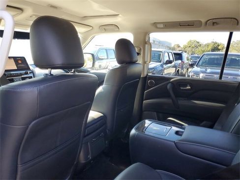 Used 2024 INFINITI QX80 Luxe image 27