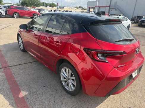 Used 2023 Toyota Corolla SE image 3