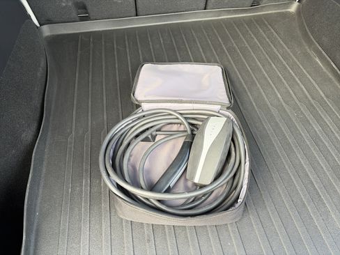 Used 2021 Tesla Model Y Long Range image 30