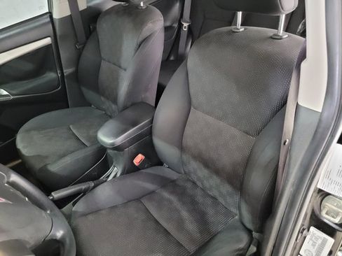 Used 2010 Pontiac Vibe Base image 36