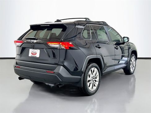 Used 2025 Toyota RAV4 XLE Premium image 4
