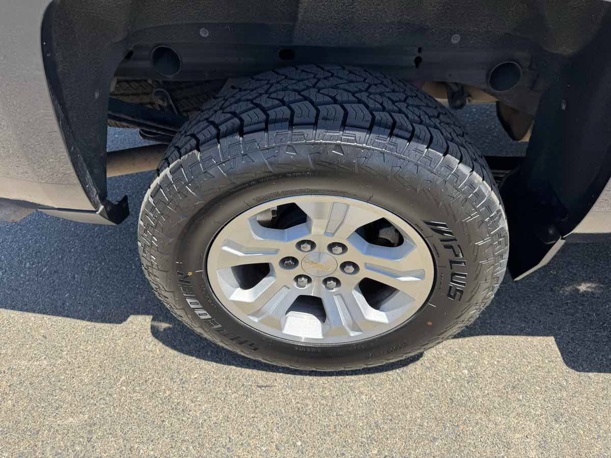 Used 2018 Chevrolet Silverado 1500 LT w/ All Star Edition AWD/4WD image 38