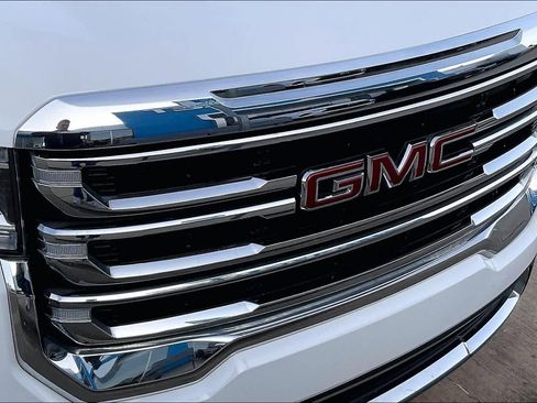 Certified 2023 GMC Acadia SLT image 29