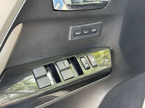 Used 2017 Toyota RAV4 Limited w/ Advanced Technology Package FWD image 16