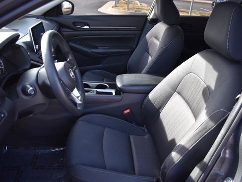 Used 2024 Nissan Altima 2.5 SV image 22