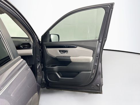 Used 2023 Honda Pilot LX image 31