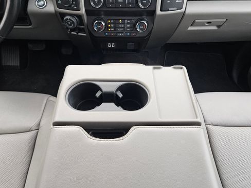 Used 2019 Ford F150 Lariat image 12