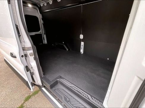 Used 2022 Ford E-Transit 148 High Roof Extended w/ Load Area Protection Package RWD image 18