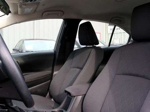 Used 2023 Toyota Corolla LE image 9