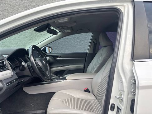 Used 2021 Toyota Camry SE FWD image 10