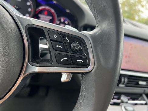 Used 2023 Porsche Cayenne AWD/4WD image 20