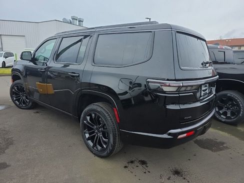 New 2026 Jeep Grand Wagoneer Summit w/ Premium Group III image 3