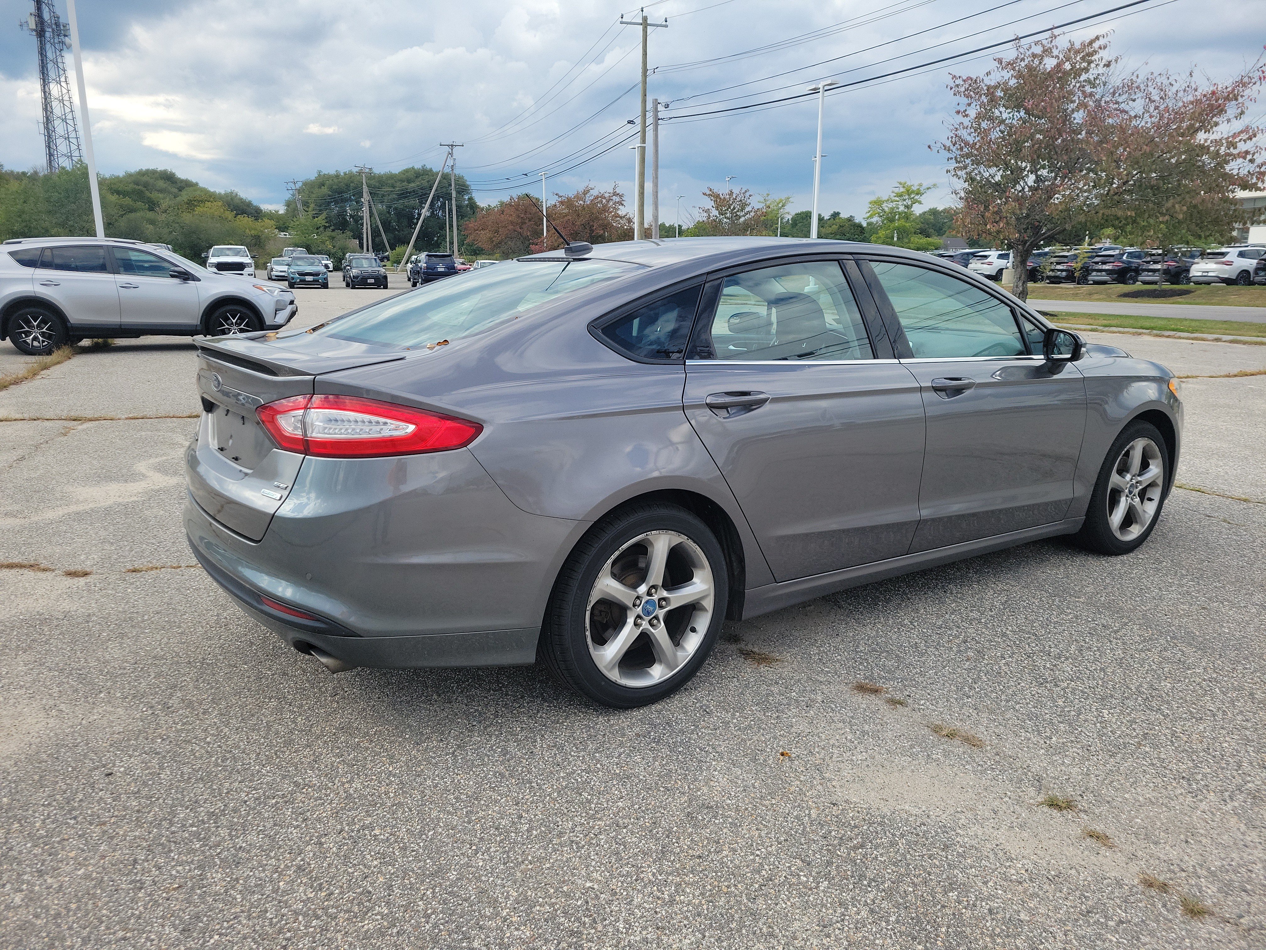 Used 2013 Ford Fusion SE FWD image 5