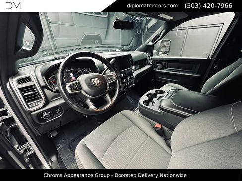 Used 2024 RAM 3500 Tradesman w/ Chrome Appearance Group AWD/4WD image 17