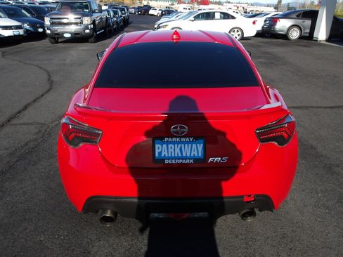 Used 2014 Scion FR-S image 4