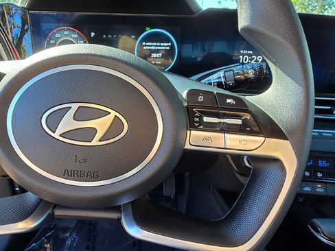 Used 2024 Hyundai Elantra Blue image 19