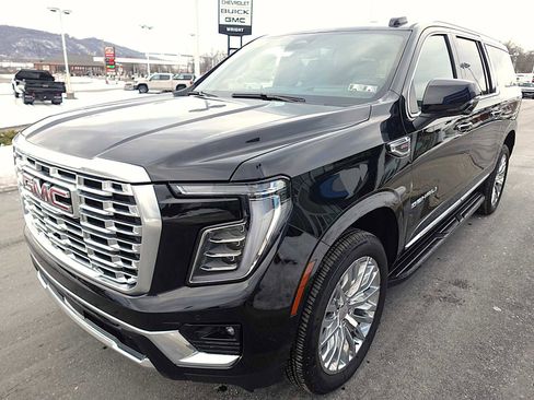 New 2025 GMC Yukon XL Denali w/ LPO, Illumination Package image 7