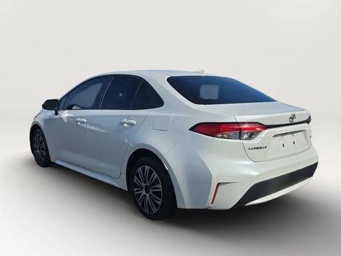 Used 2020 Toyota Corolla LE FWD image 6