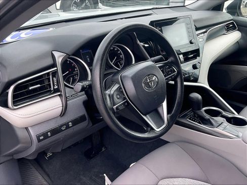 Used 2022 Toyota Camry LE image 8
