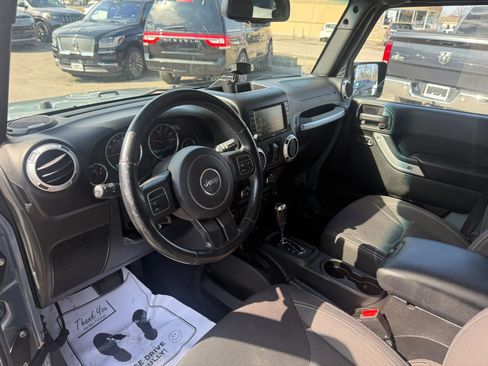 Used 2015 Jeep Wrangler Unlimited Sahara w/ Dual Top Group image 18