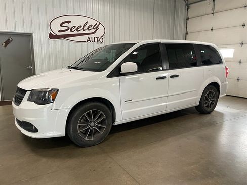 Used 2016 Dodge Grand Caravan SE FWD image 1