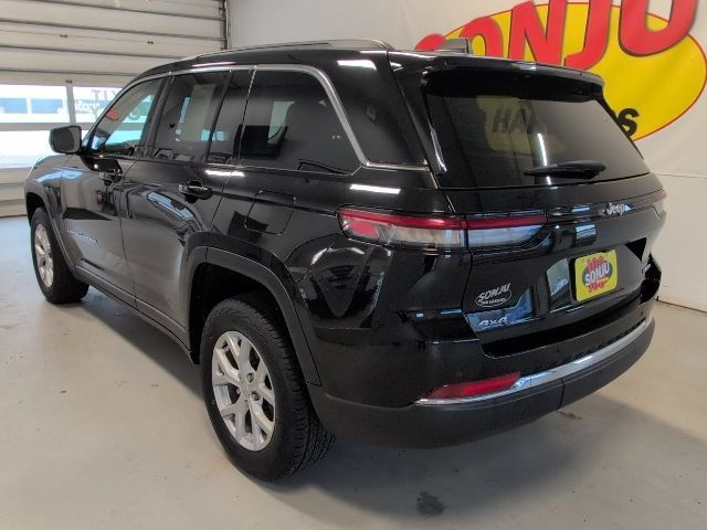 Used 2023 Jeep Grand Cherokee Limited AWD/4WD image 3